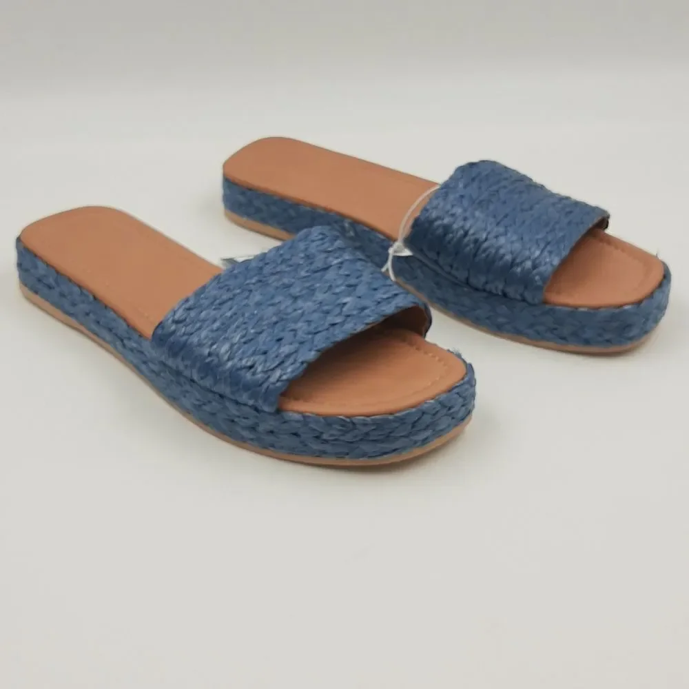 Universal Thread Woven Slip On Blue Sandals Size 7